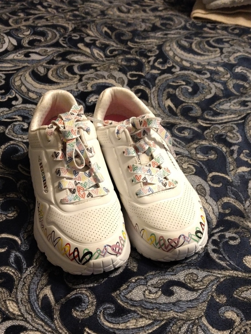 Skechers White Kids Sneakers with Multicolor Heart Details